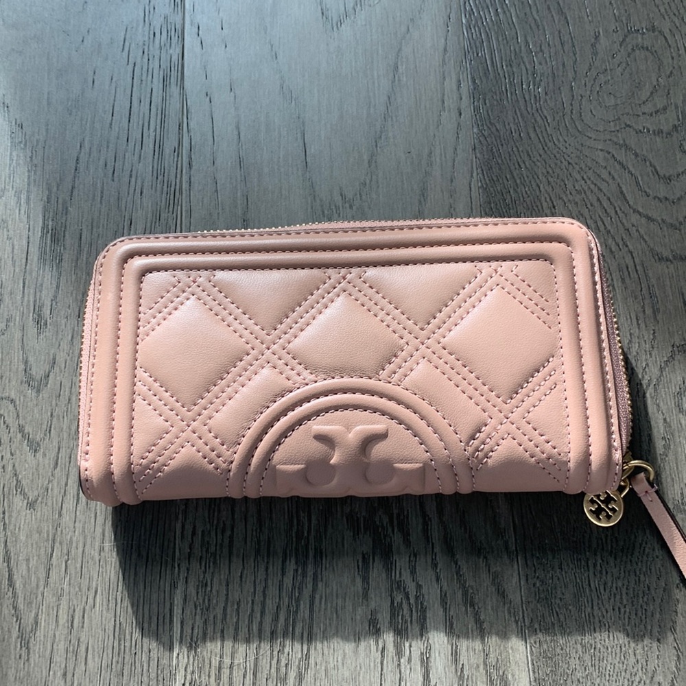 Tory Burch Flemming Soft Conteniental Wallet